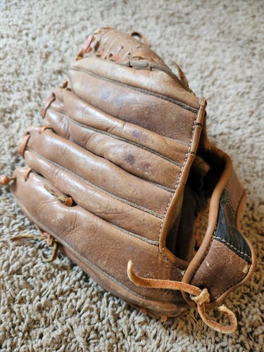 Rare Western Auto Store Revelation Baseball Glove G 1235 (RHT) 11.5"