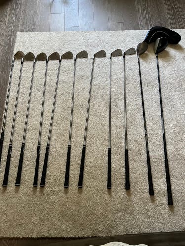 TaylorMade Black Lighting Clubs