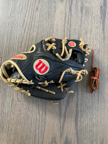 Used Right Hand Throw Wilson Infield A1000 Baseball Glove 11.25"