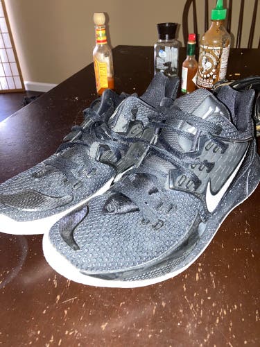 Men's Size 13 (Women's 14) Nike Kyrie Low 2 Black Metallic Shoes