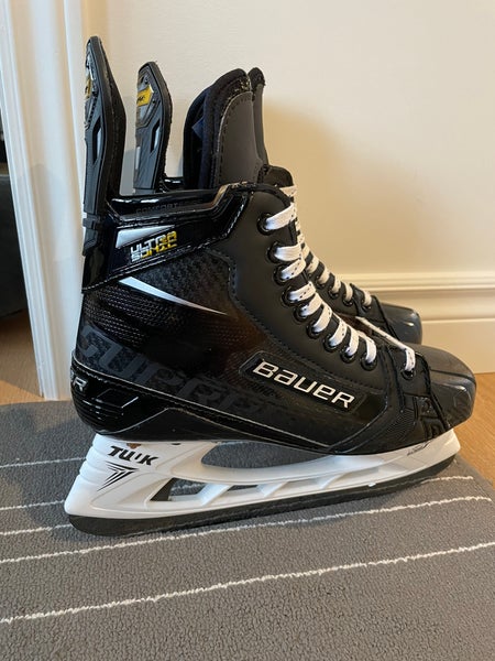 New Bauer Regular Width Pro Stock Size 8.5 Supreme UltraSonic Hockey Skates