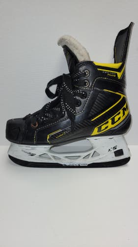 Junior Used CCM Tacks Vector Plus Hockey Skates Regular Width Size 4.5
