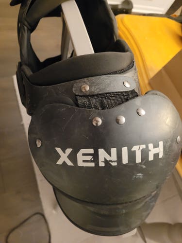 Used Youth Small Xenith Flyte Shoulder Pads