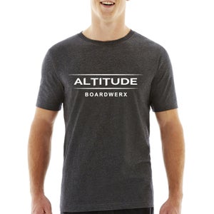 ​MEN’S “ALTITUDE BOARDWERX” CREWNECK SHORT SLEEVE T-SHIRT CHARCOAL LARGE 42-44”