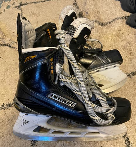 Used Bauer Regular Width Pro Stock Size 8.5 Supreme MX3 Hockey Skates