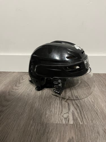 LA Kings CCM helmet, Medium W/CCM Visor