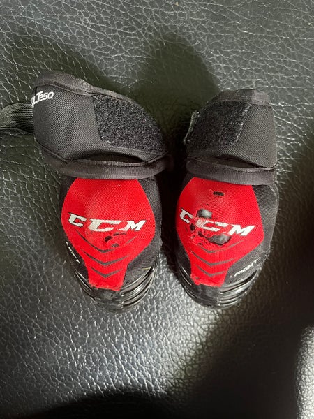Used CCM hockey alt 250 elbow pads Youth Small