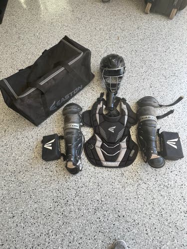 Easton Gametime Catcher's Set