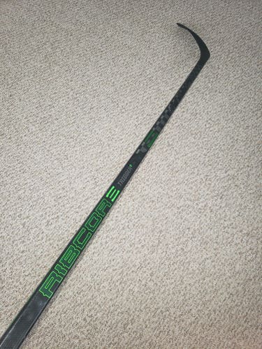 CCM Ribcor Trigger 5 Pro Hockey Stick: Right P28 75 Flex