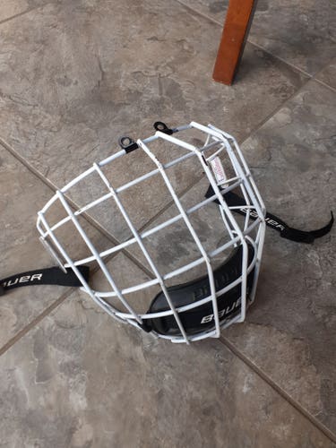 Bauer White Cage Profile ll Used