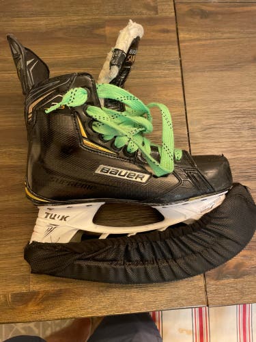 Used Bauer Regular Width Size 9 Supreme 2S Hockey Skates
