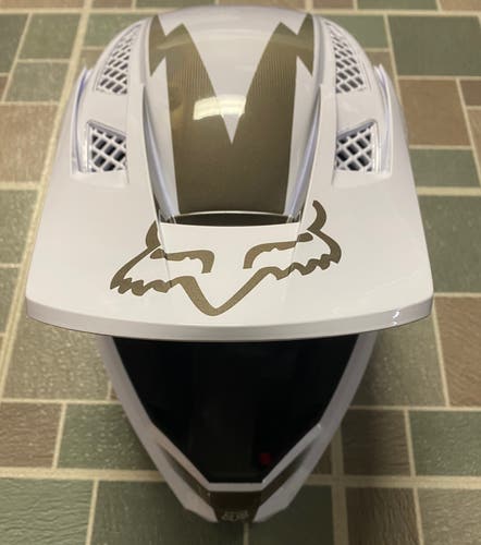 NEW- Men's Fox Racing V3 Bike Helmet with FI Technology- Size Large (L)