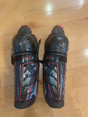 CCM  JetSpeed FT1 Shin Pads