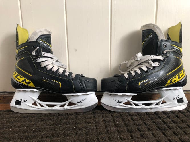 CCM Super Tacks 9370 Hockey Skates (Junior Size 5.5)