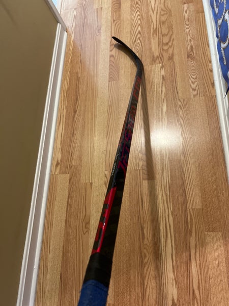 Senior Right Handed P92M Pro Stock Jetspeed FT4 Pro Hockey Stick