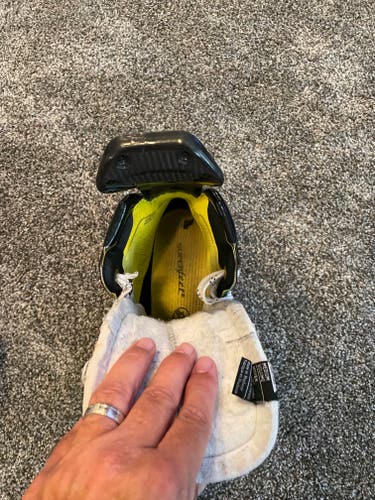 Intermediate Used Bauer Supreme 3S Pro Hockey Skates Size 6.5