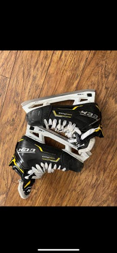 Used CCM Regular Width Size 9 Super Tacks 9380 Hockey Goalie Skates