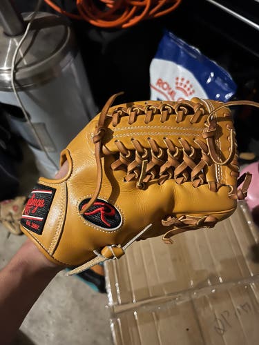 Used Pitcher's 11.75" Heart of the Hide Baseball Glove