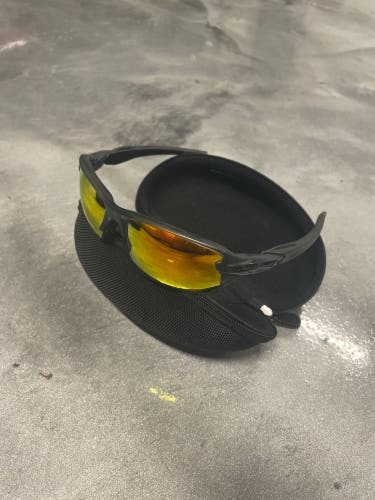 Men's Medium Oakley Flak 2.0 Sunglasses