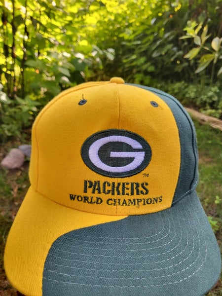 Green Bay Packer Old Style Logo Fitted 7 1/8 Mitchell& Ness yellow cap