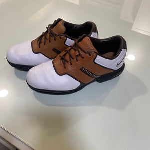 Men's Size 8.5 (Women's 9.5) Nike Golf Shoes