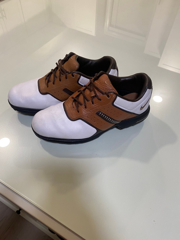Men's Size 8.5 (Women's 9.5) Nike Golf Shoes