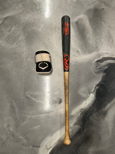 Elbow Guard and Used Wooden 2019 Rawlings (-3) 30 oz 33" Velo Bat