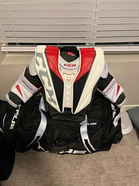 CCM Extreme Flex 5 Pro Senior Chest Protector