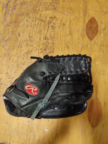 Used Rawlings (GG601G model) Right Hand Throw Outfield Gamer Baseball Glove 12.75"