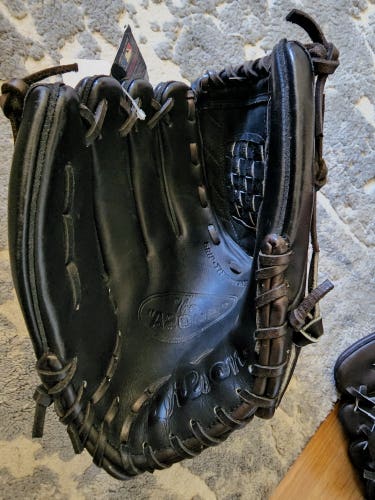 New Wilson Left Hand Throw A2000 Baseball Glove 12"