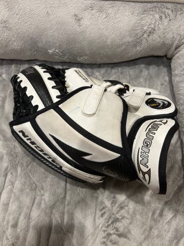 Vaughn velocity 7480 goalie glove Intermediate