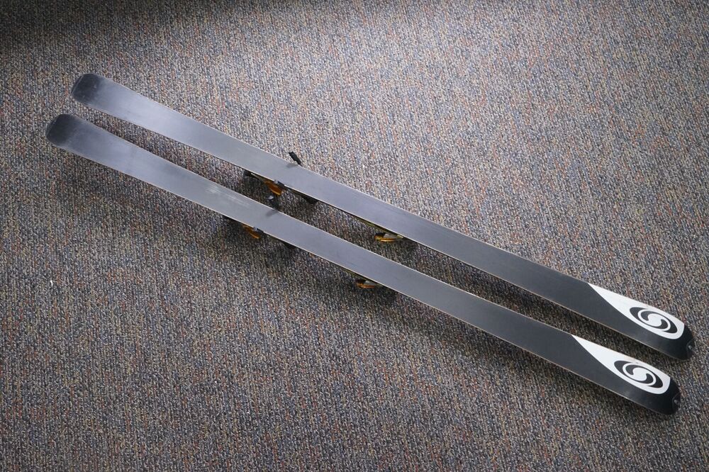 SALOMON SCREAM 10 ALL MTN SKIS 186CM W/ SALOMON S912 PILOT