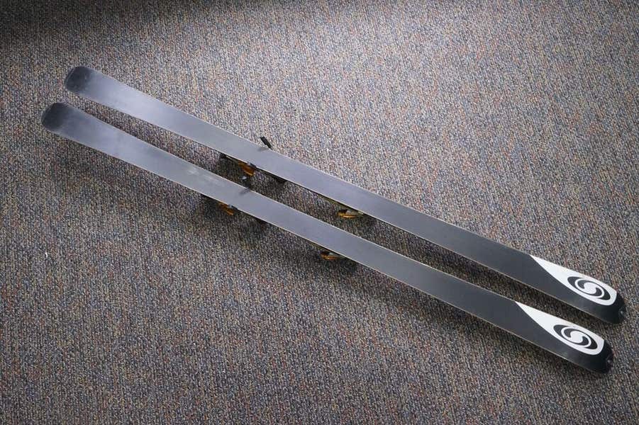 SALOMON SCREAM 10 ALL MTN SKIS 186CM W/ SALOMON S912 PILOT