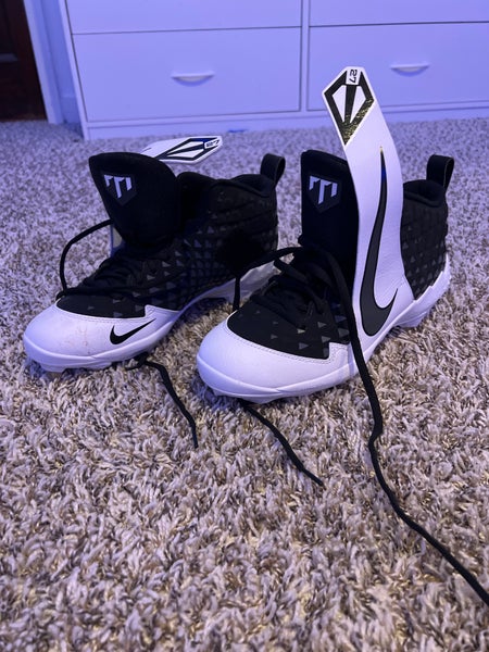 Black New Metal High Top Trout