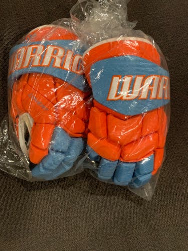 Little Caesars AAA hockey gloves
