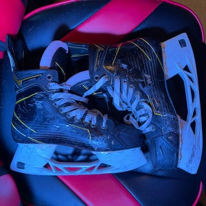 Used CCM Regular Width  Size 8.5 Super Tacks AS3 Hockey Skates