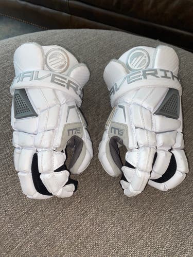 New Player's Maverik 10" M5 Lacrosse Gloves