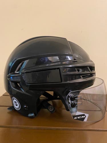 NHL Pro Stock BLACK Medium CCM Tacks 910 Helmet with Tinted visor