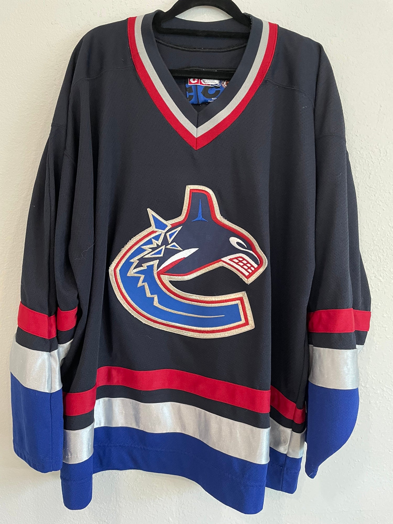 READ - Vintage Vancouver Canucks CCM White Orca Hockey Jersey NHL