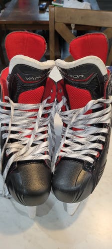 Senior Used Bauer Vapor X600 Hockey Skates Regular Width Size 10