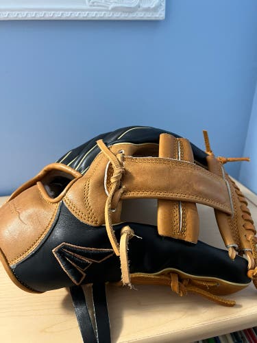 Used Infield 11.75" Professional Series Baseball Glove