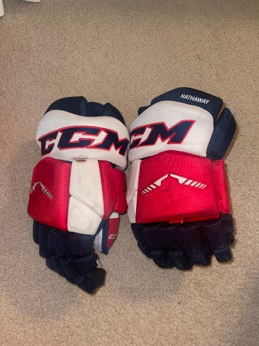 Washington Capitals Garnet Hathaway Game Worn used CCM Tacks Hockey Gloves NHL
