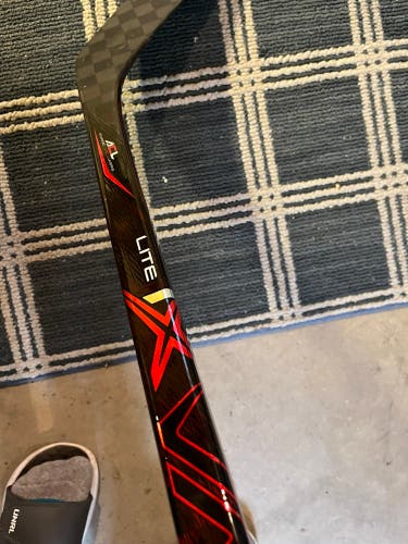 Senior Right Handed P92M Pro Stock Nexus 2N Pro(1X Lite Graphic) Hockey Stick