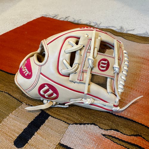 *Read Description New without tags Wilson A2000 DP15 Baseball Glove 11.5"