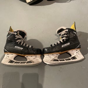 Used size 5.5 Bauer Supreme 160 Skates