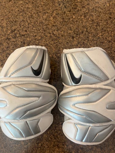 Gently Used Large Nike Vapor Arm Pads