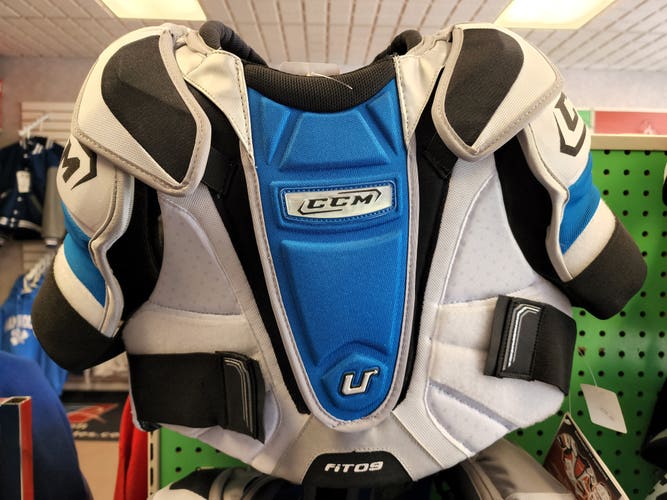 New Senior Large CCM U Fit 09 Shoulder Pads