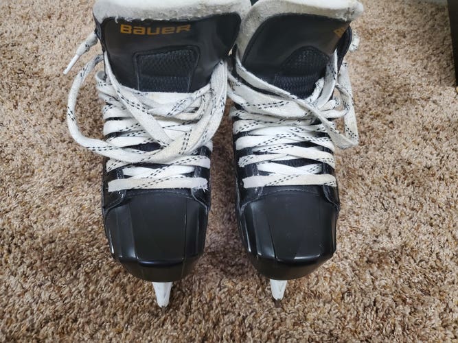 Junior Used Bauer Supreme S170 Hockey Goalie Skates Regular Width Size 3
