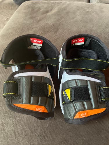 New Large CCM Tacks Elbow Pads