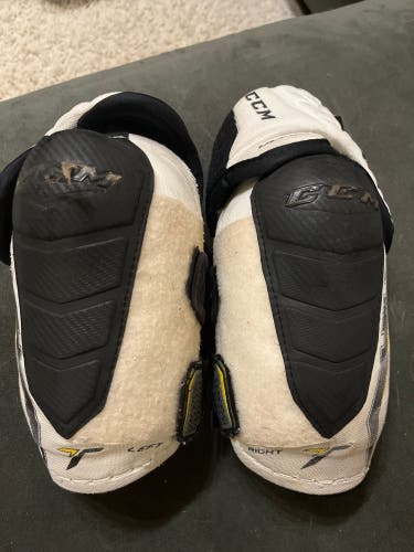 Used Medium CCM Tacks Elbow Pads